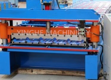 Çin Galvanizli Çelik Levha Oluklu Mukavva Çatı Rulo Şekillendirme Makinesi 12 Ay Garanti Tedarikçi